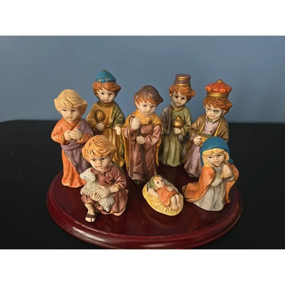 International Bazaar Children Nativity Set 10‎ Pc On Wood Base